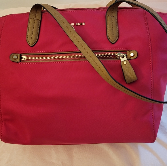 Michael Kors Pink Bag 💖 - Picture 2 of 10